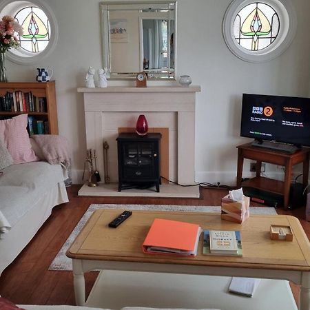 Cosy Bournemouth Bungalow Ferndown Eksteriør billede